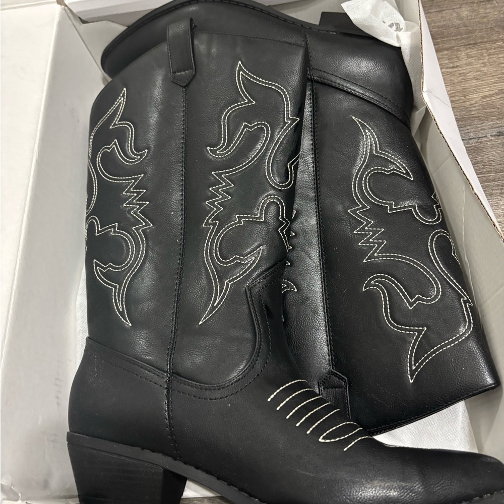 Black Western-Style Women's Boots